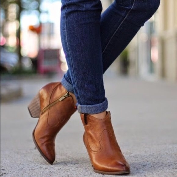 $369 Frye Reina Twist Cognac Leather Pull On Fall/Winter/Spring Ankle Booties - Picture 2 of 14